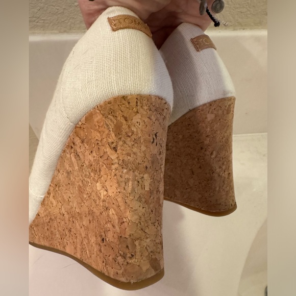TOMS canvas peep-toe cork wedge slip-ons in EUC. - Picture 5 of 9